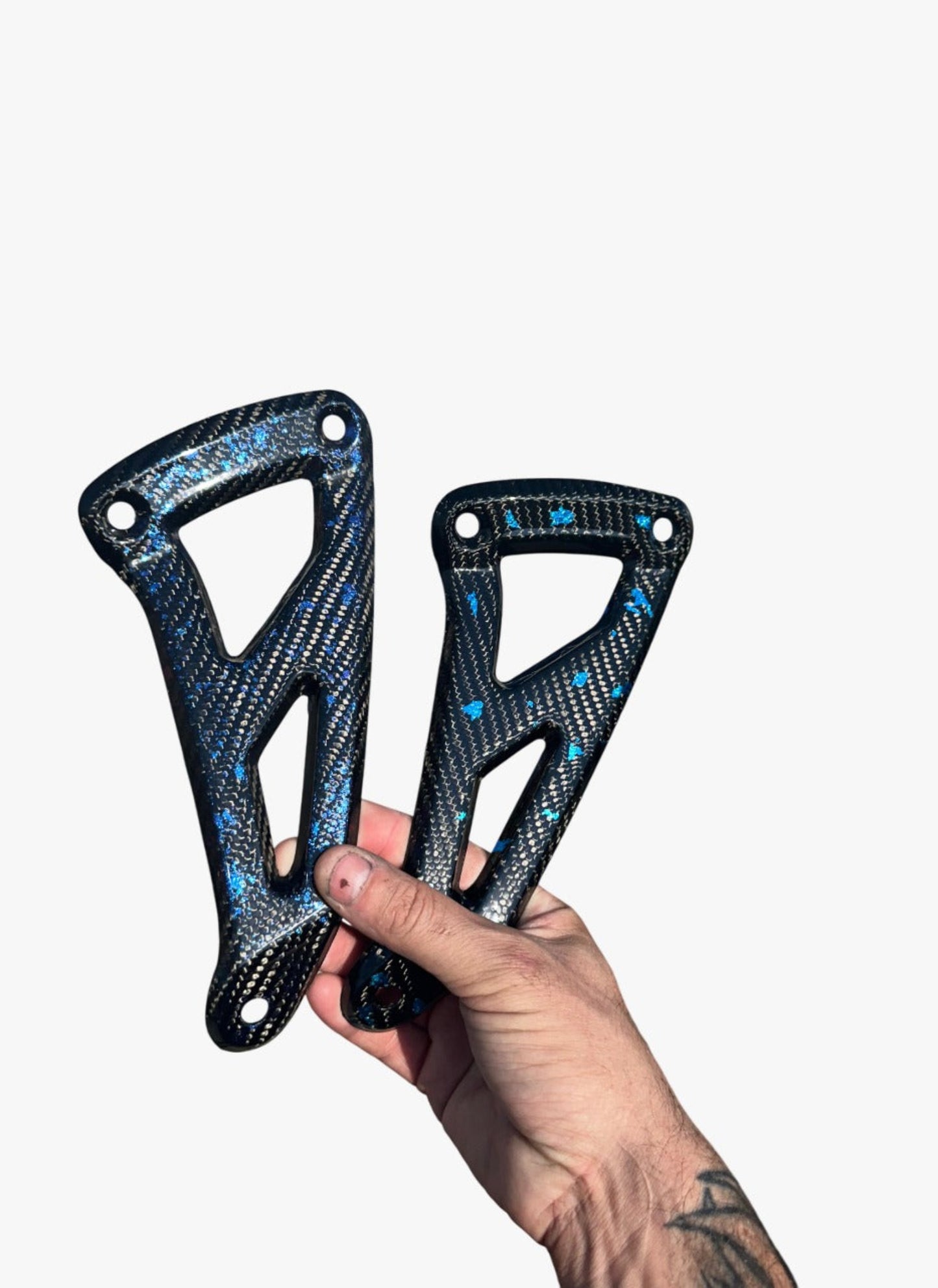 Suzuki gsxr1000 2017+ twill exhaust bracket - Plain or with color flakes